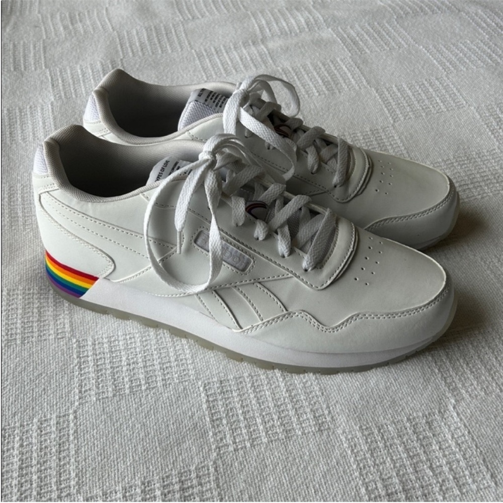 Reebok All Types of love Rainbow sneaker 
size 9.5